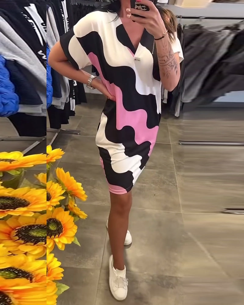 Penelope | V Neck Dress Wavy Print Pockets