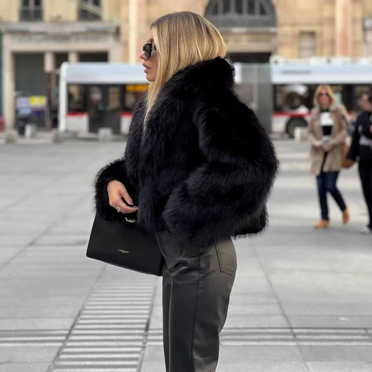 Nicky | Cropped Jacket with Plush Collar