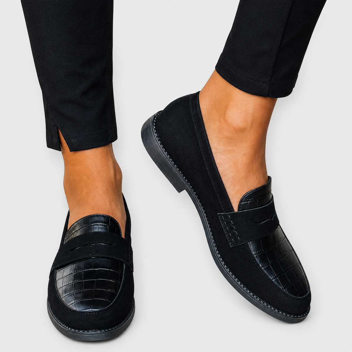 Dominique | Loafers with Croc Pattern and Penny Strap