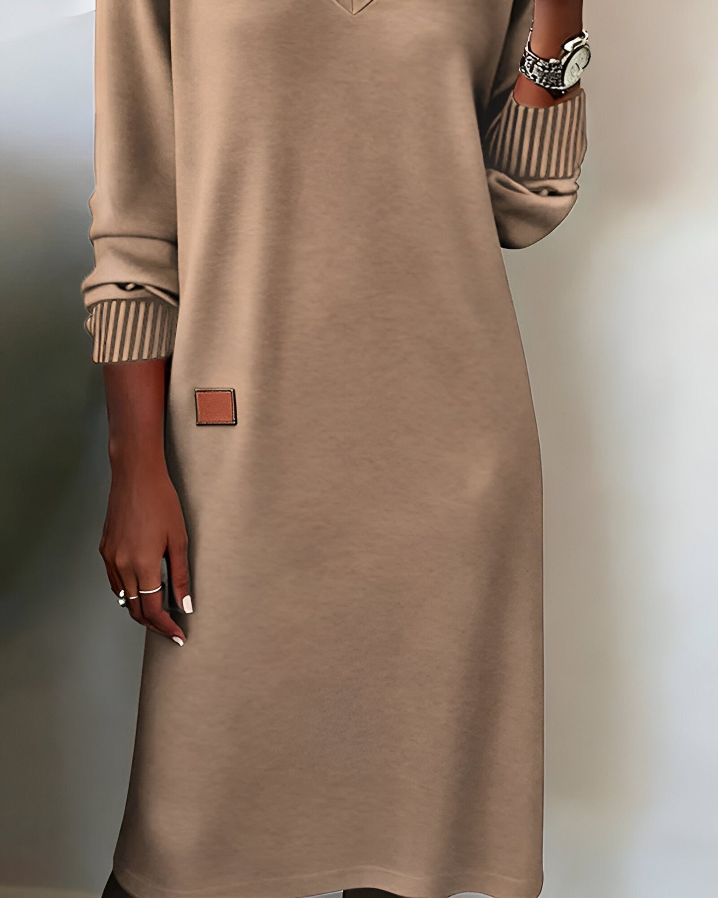 Lilly | Long Sleeve V-Neck Knit Midi Dress