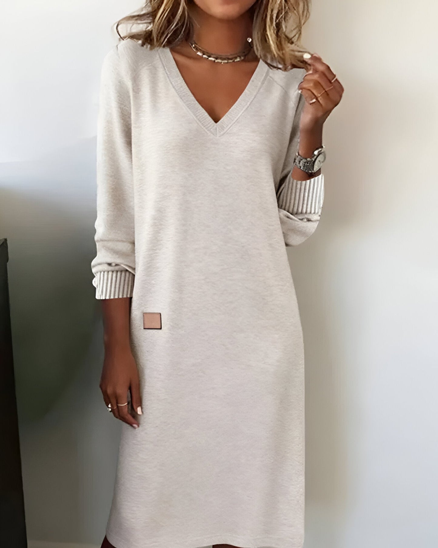 Lilly | Long Sleeve V-Neck Knit Midi Dress