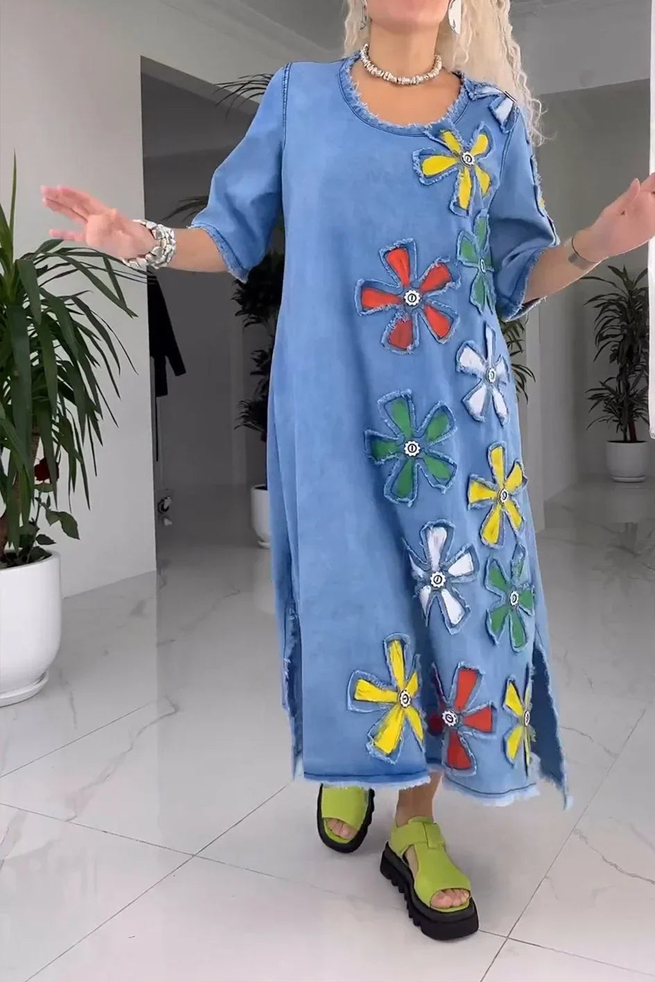 Jiella | Floral Pattern Round Neck Midi Dress