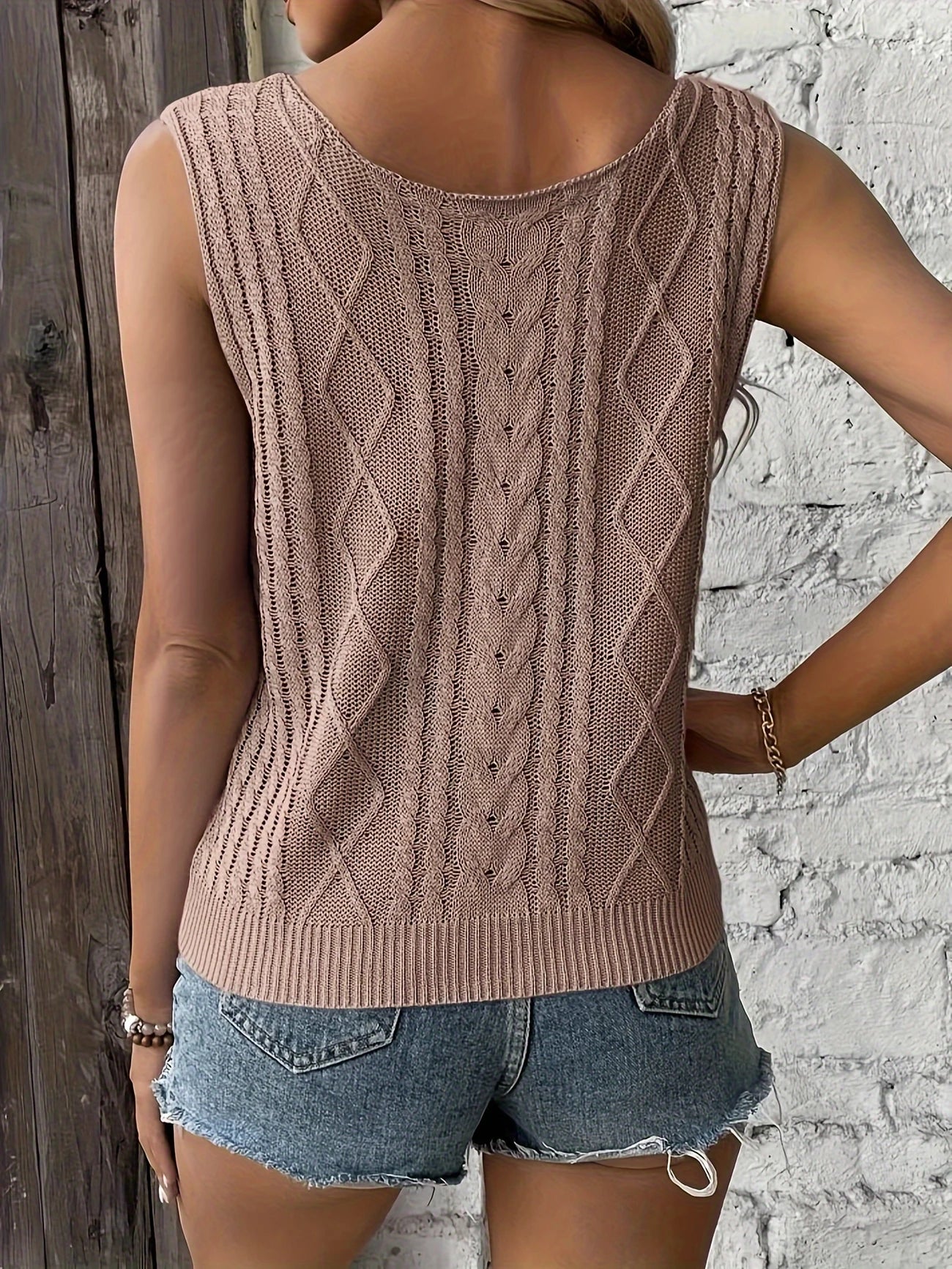 Juno | Sleeveless Cable Knit V-Neck Top