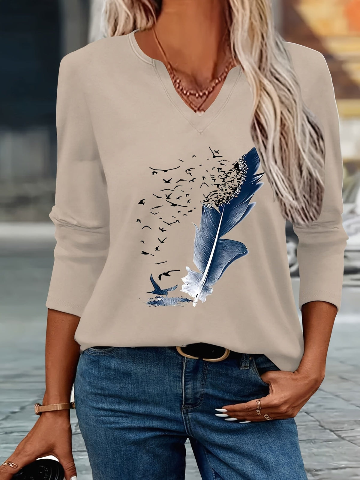 Liliieuza | V-Neck Feather Print Shirt in Light Grey