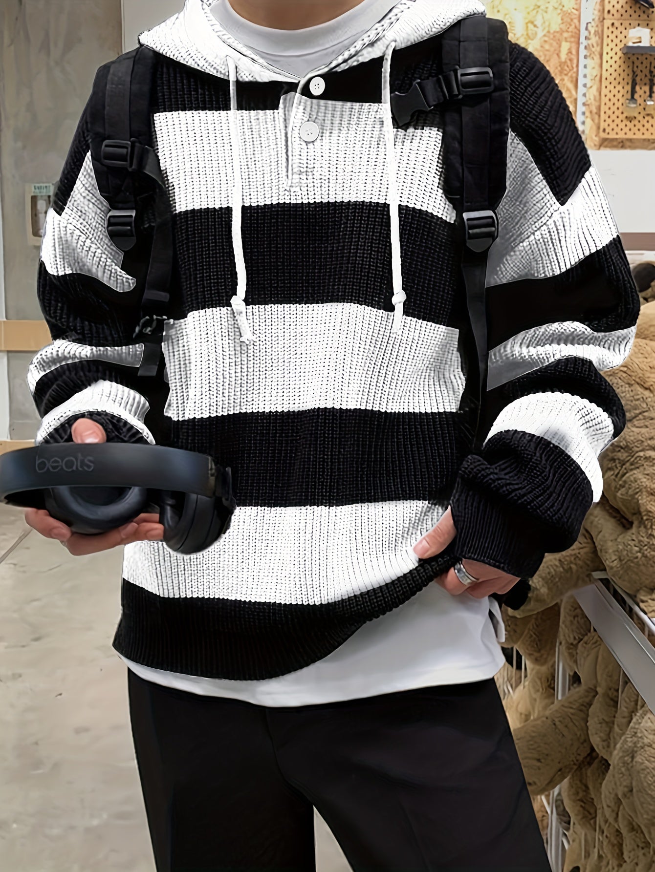 Tenzin | Knitted Hoodie with Oversized Striped Fit