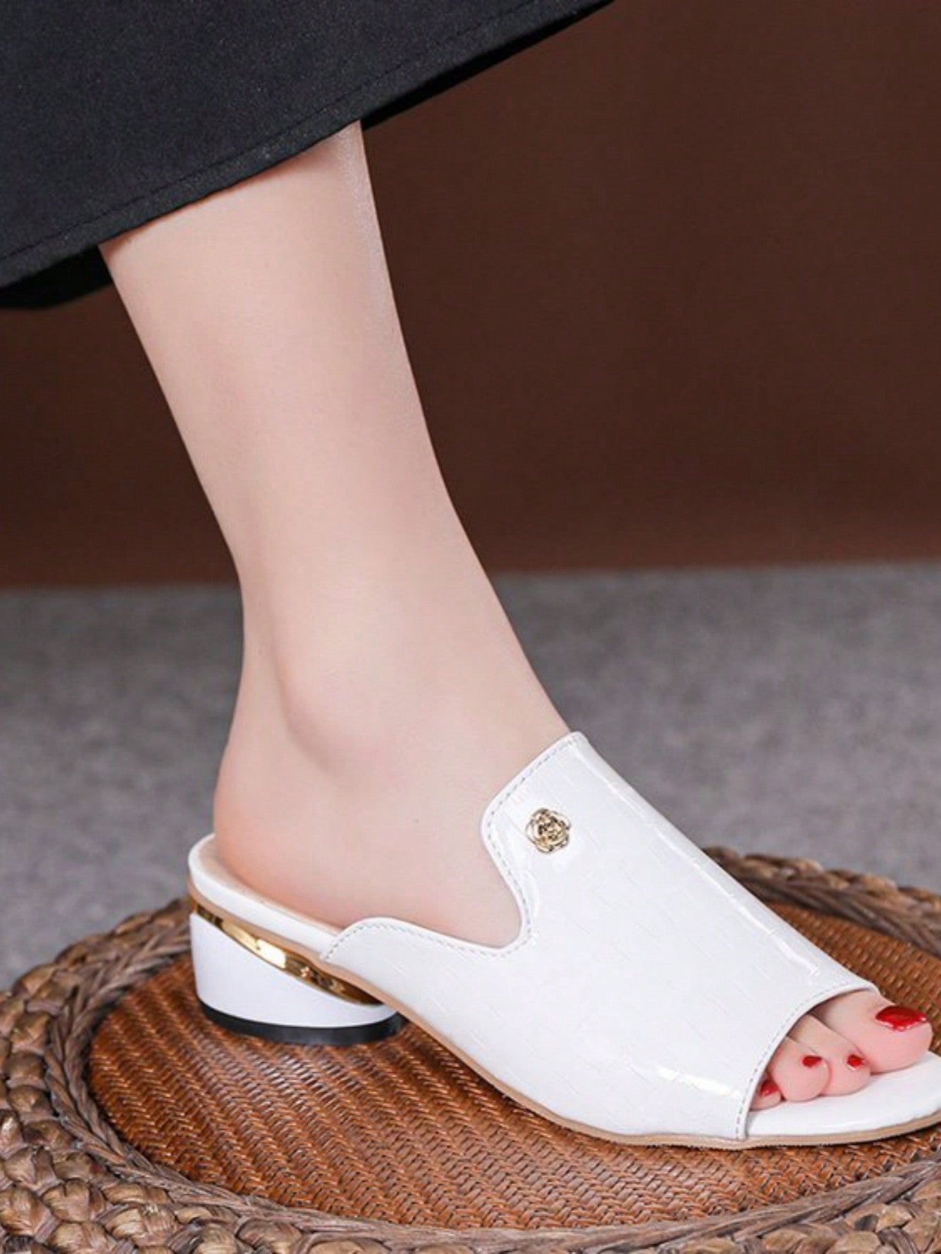 Archontia | Chunky Heel Crocodile Pattern Slide Sandals