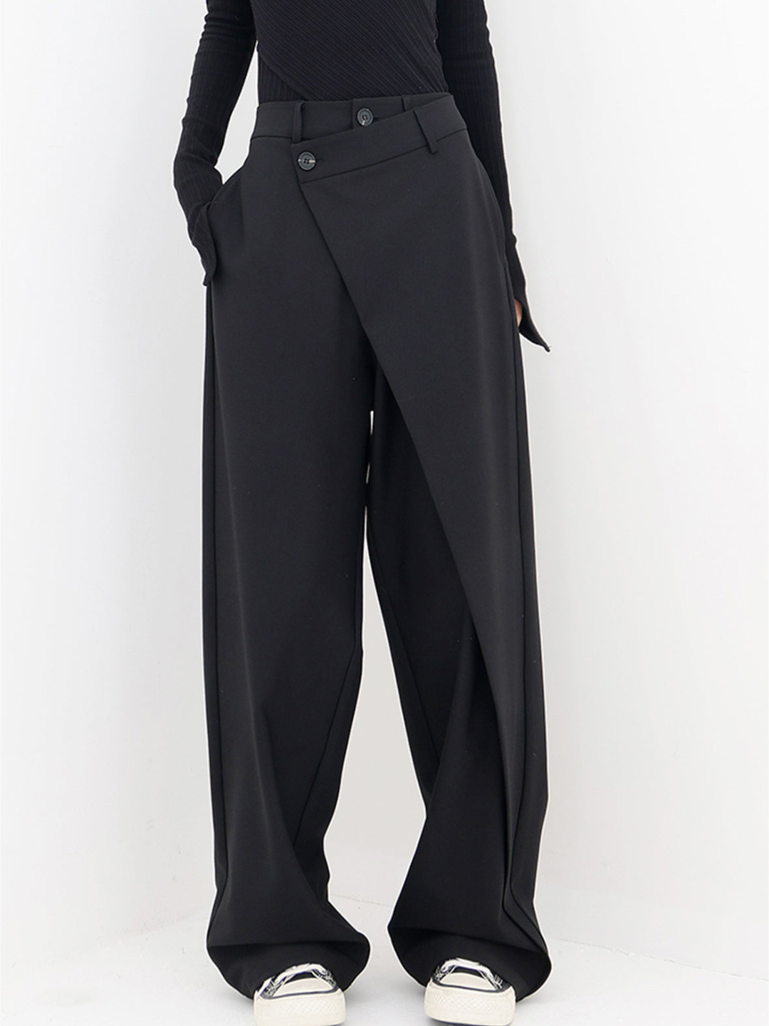Briia | Baggy Trousers with Button Detail in Black