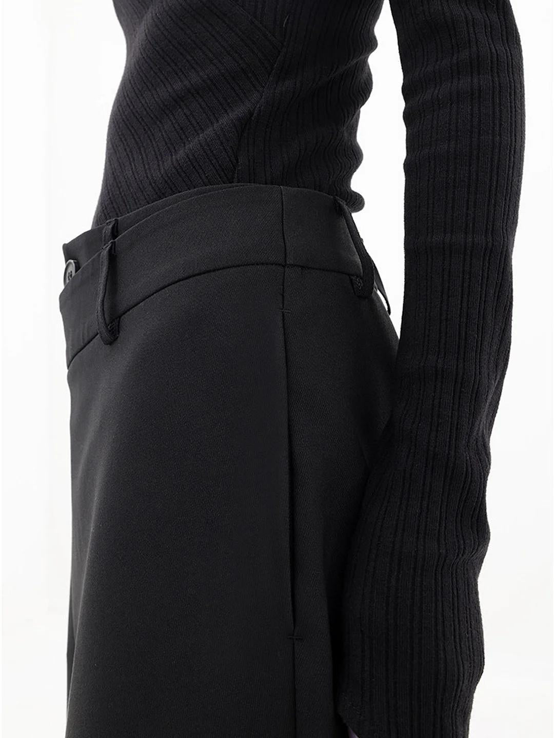Briia | Baggy Trousers with Button Detail in Black