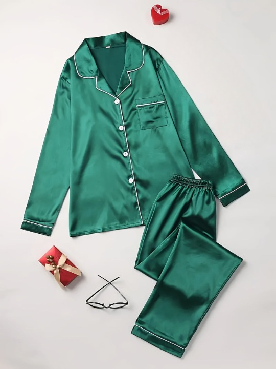 Femke | Pajama Set with Long Sleeves and Piping