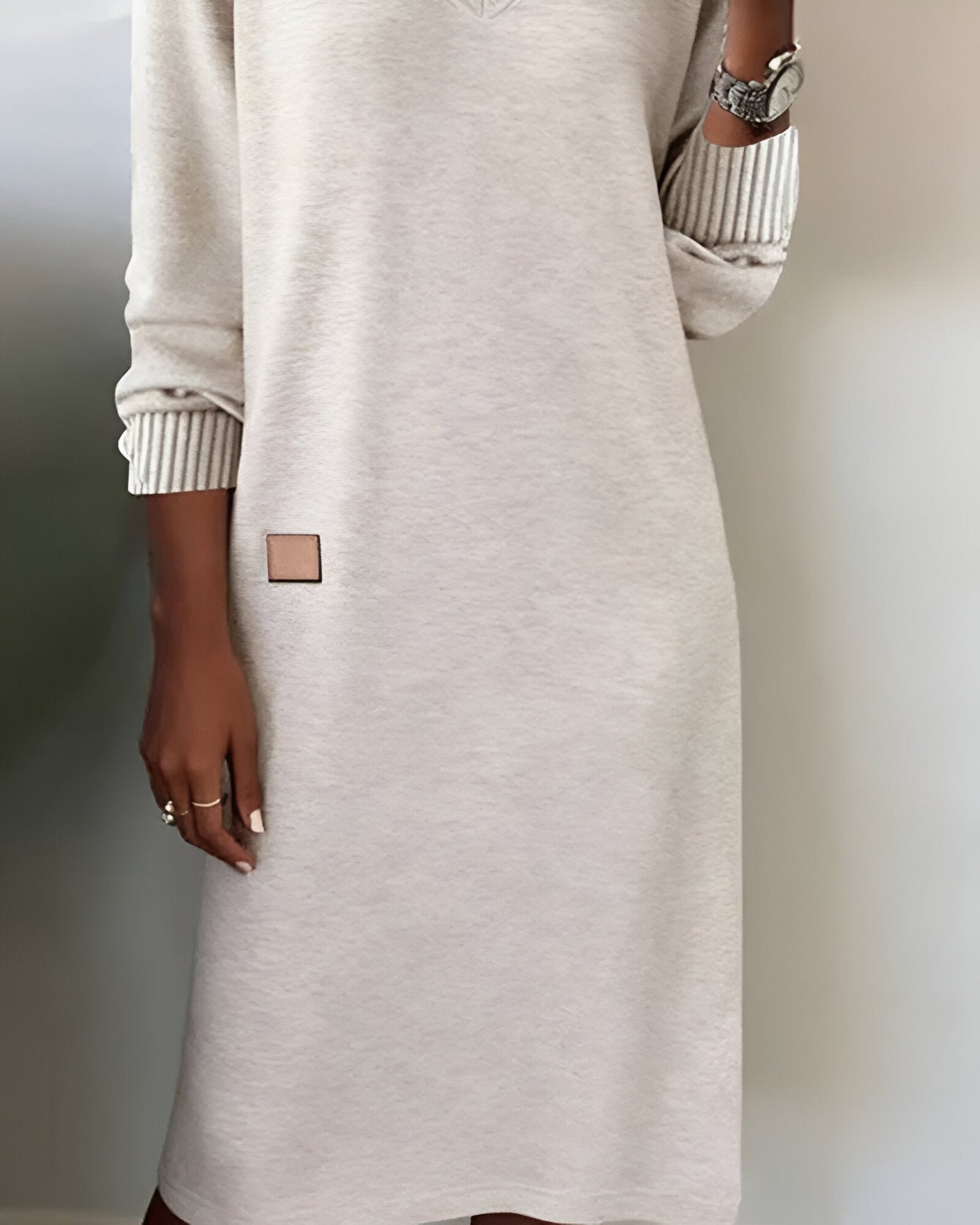 Lilly | Long Sleeve V-Neck Knit Midi Dress