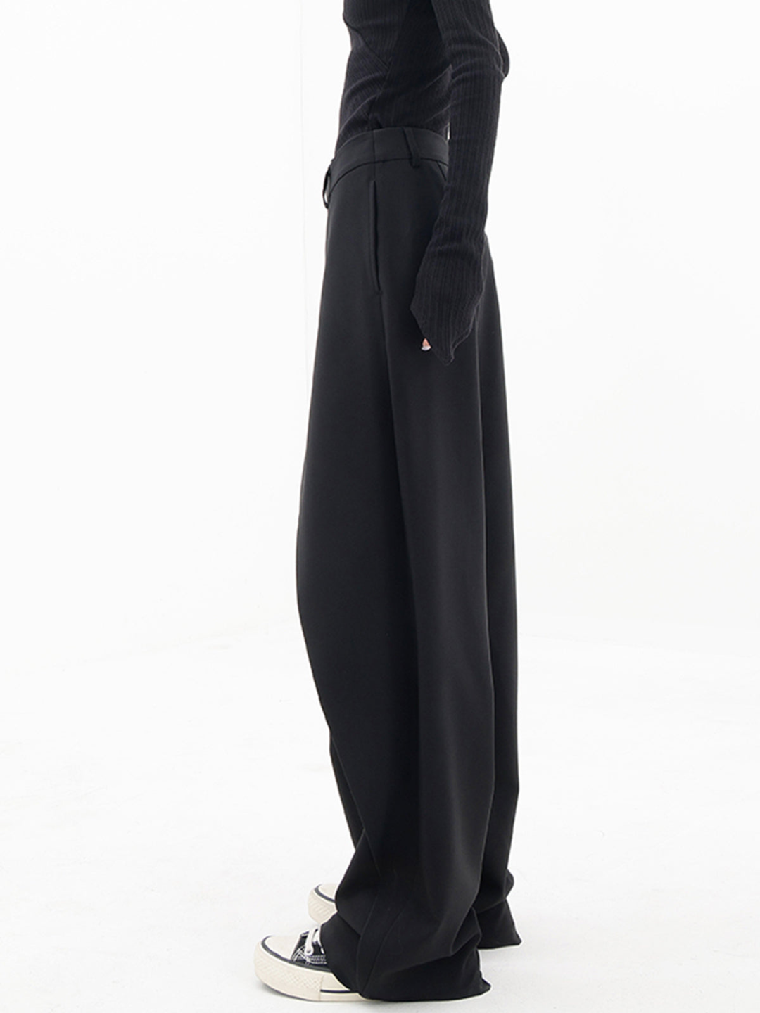 Briia | Baggy Trousers with Button Detail in Black