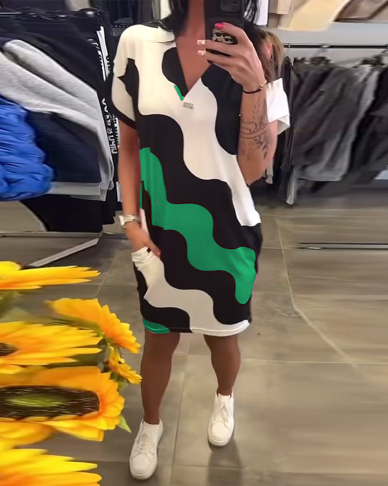 Penelope | V Neck Dress Wavy Print Pockets
