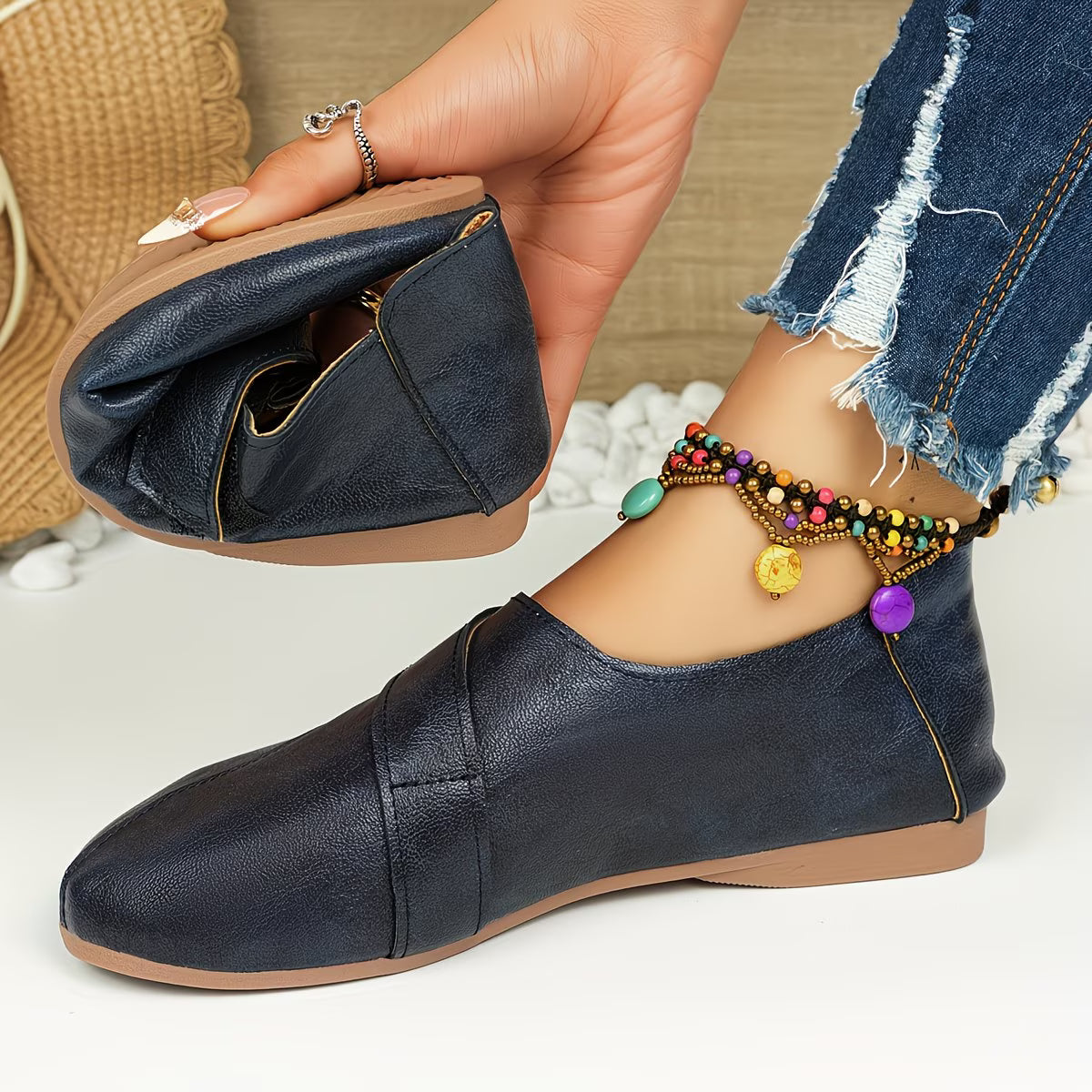 Tandara | Flat Shoes With Cross Strap Design
