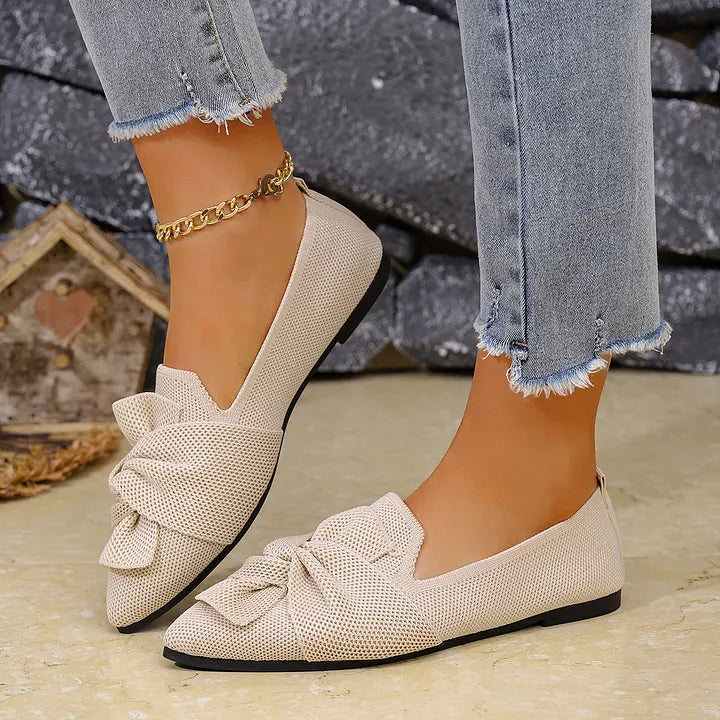 Hiromi | Pointed Toe Bow Front Flat Shoes