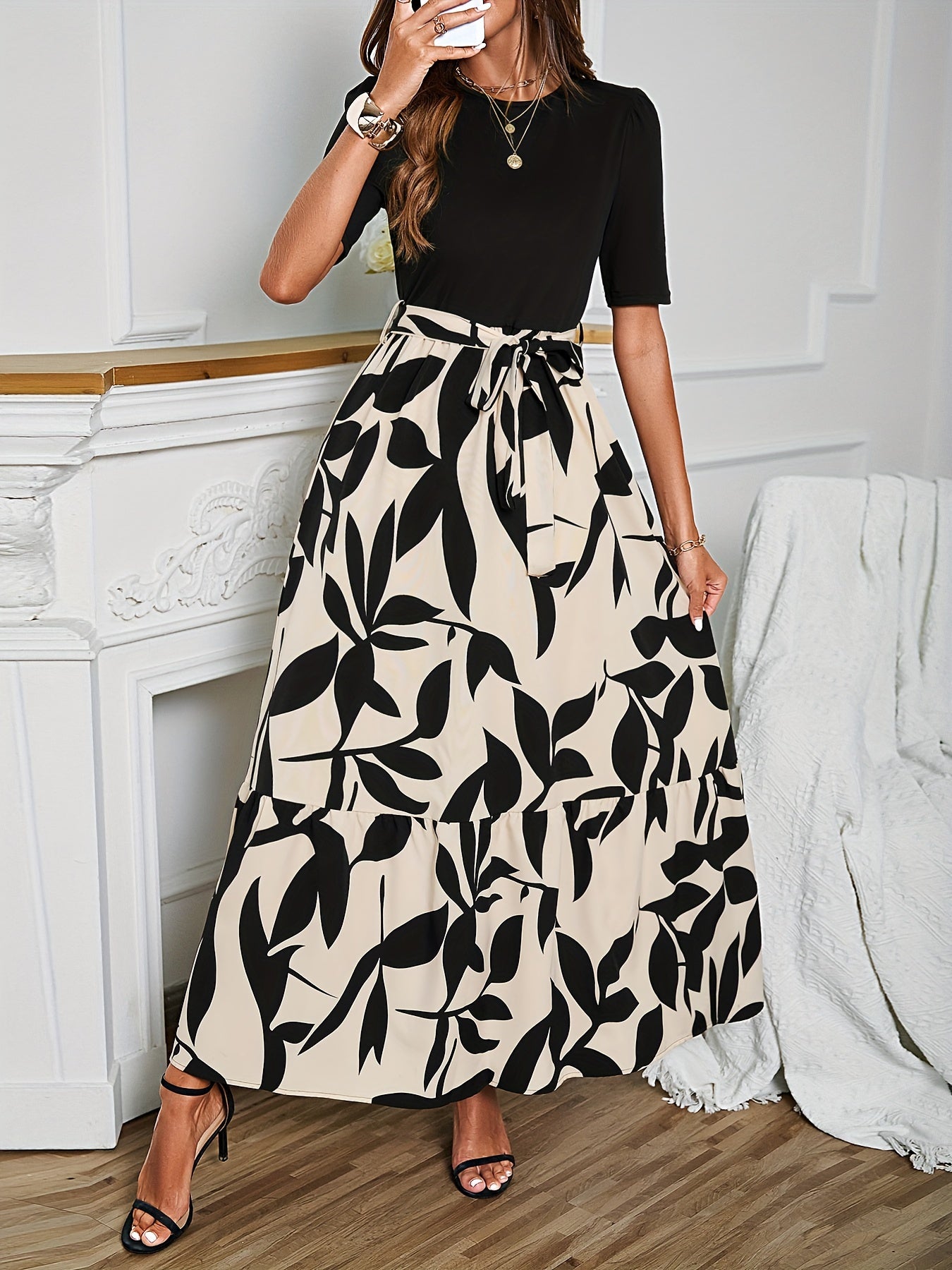 Nuray | Dress with Short Sleeves and Floral Skirt