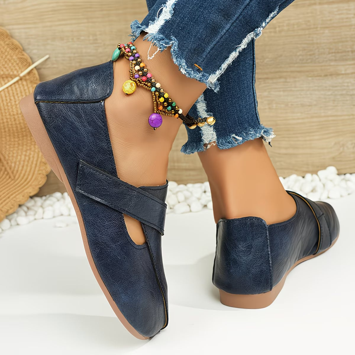 Tandara | Flat Shoes With Cross Strap Design