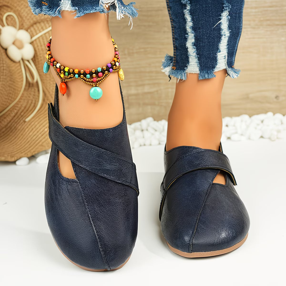 Tandara | Flat Shoes With Cross Strap Design