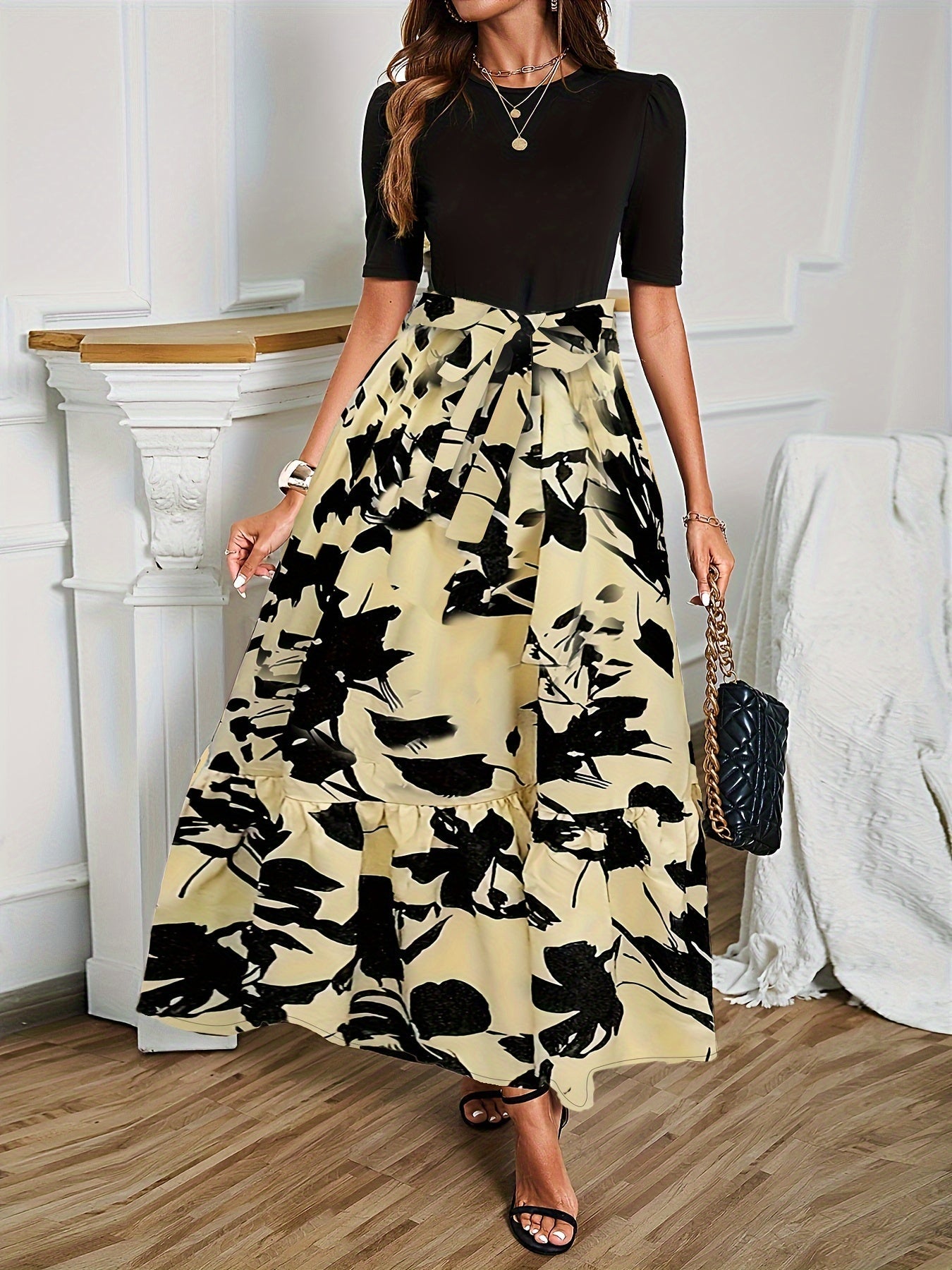 Nuray | Dress with Short Sleeves and Floral Skirt