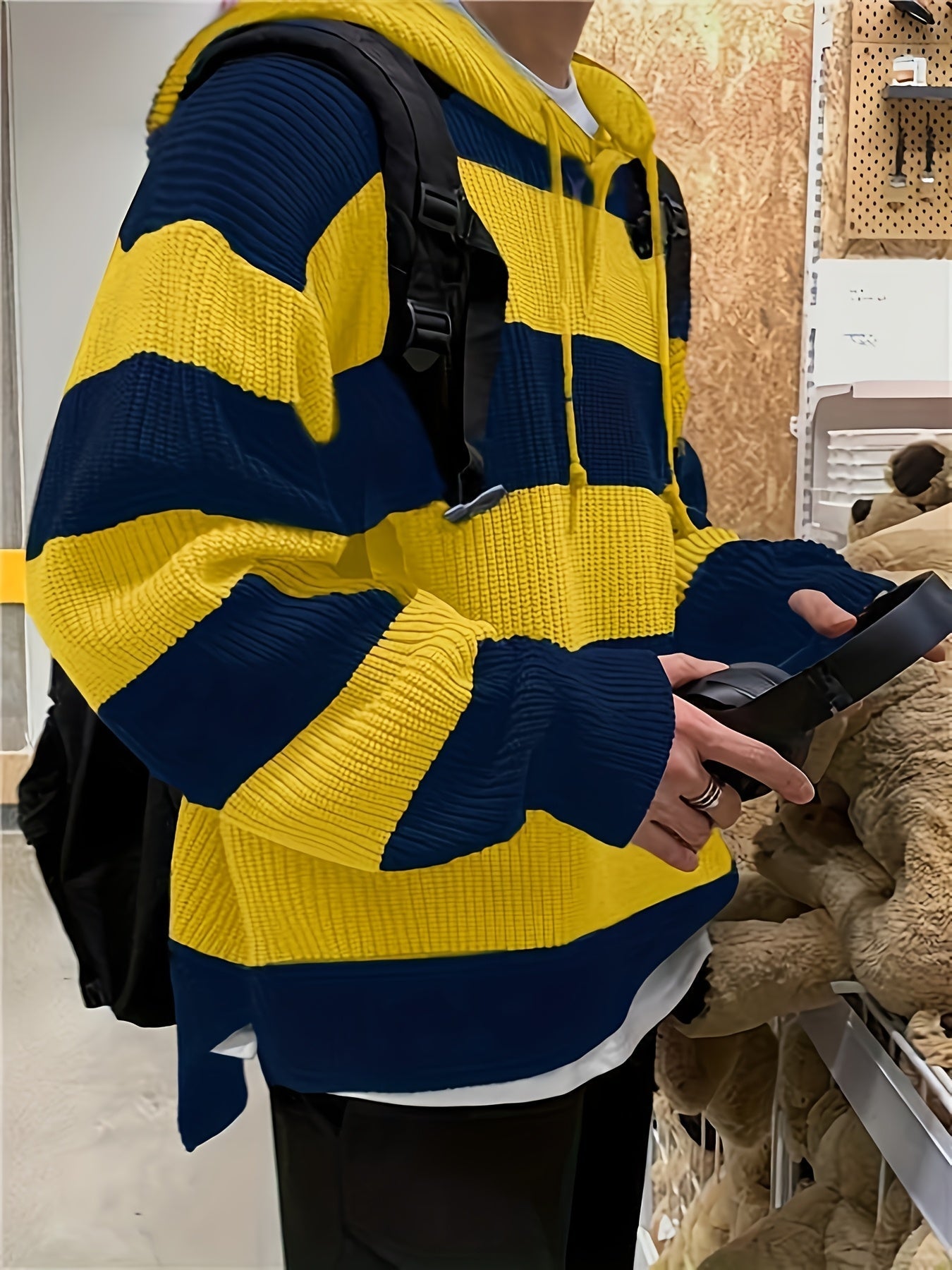 Tenzin | Knitted Hoodie with Oversized Striped Fit