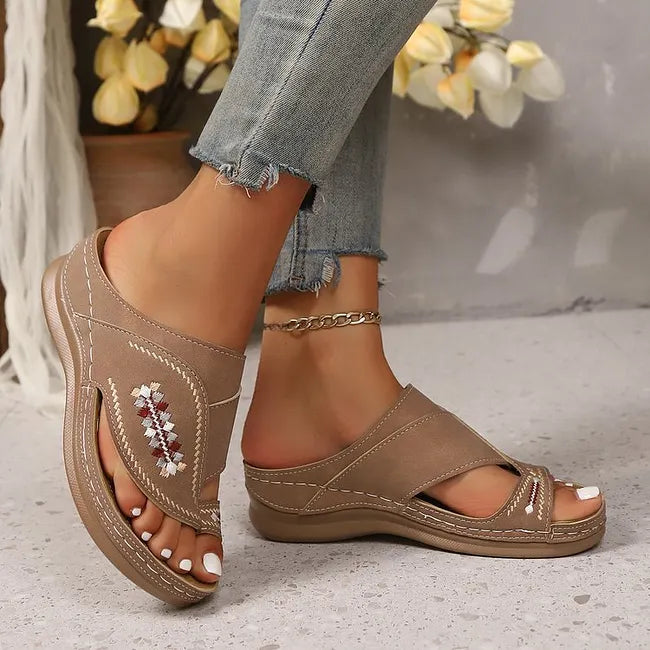 Jacky | Slide Sandals with Embroidered Cutout Straps