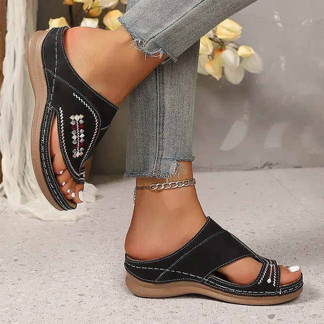 Jacky | Slide Sandals with Embroidered Cutout Straps