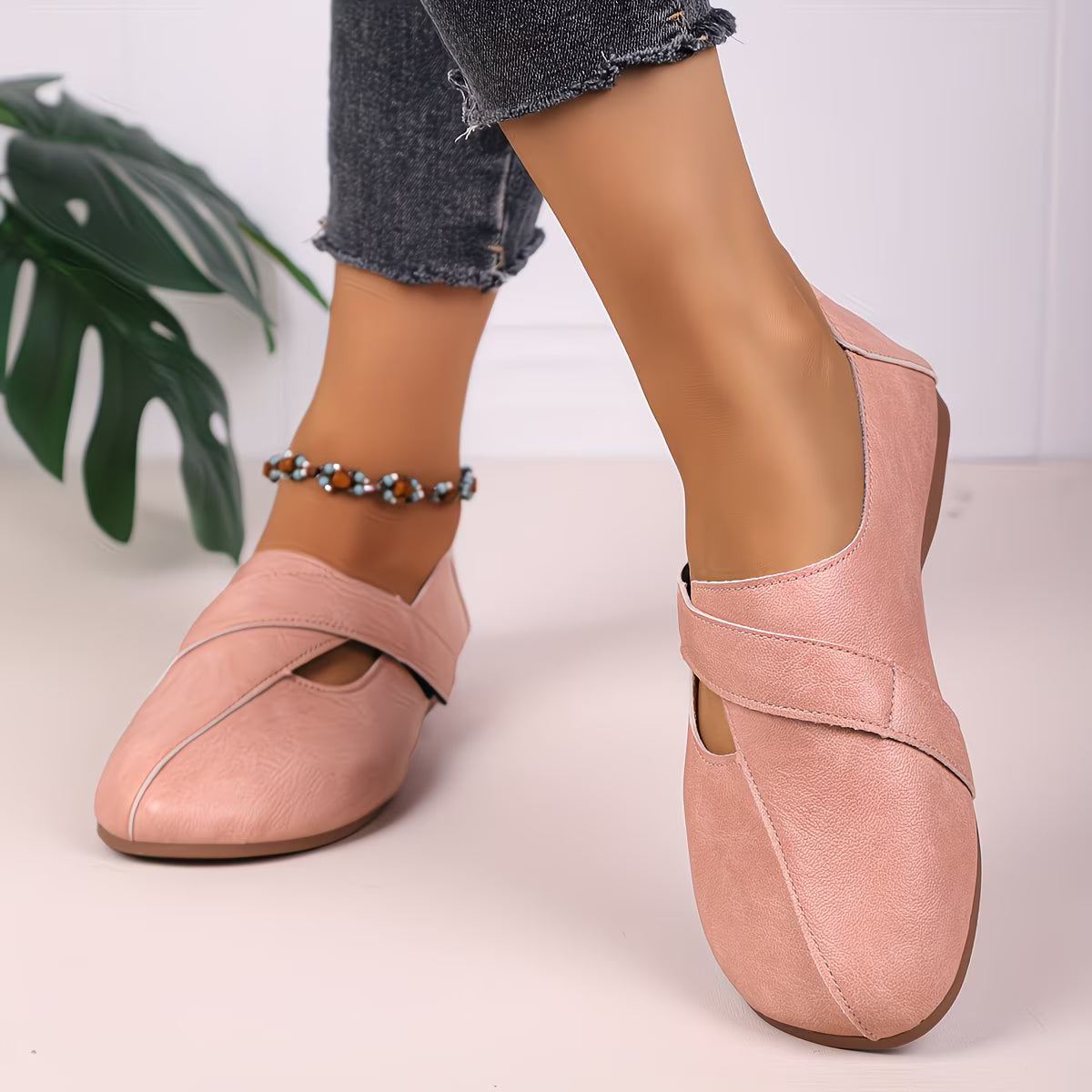 Tandara | Flat Shoes With Cross Strap Design