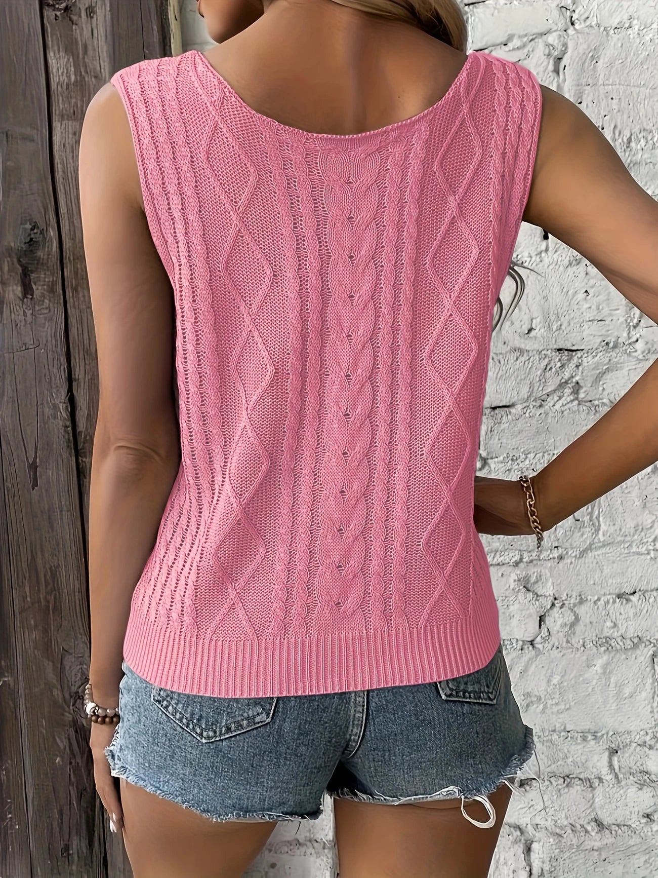 Juno | Sleeveless Cable Knit V-Neck Top