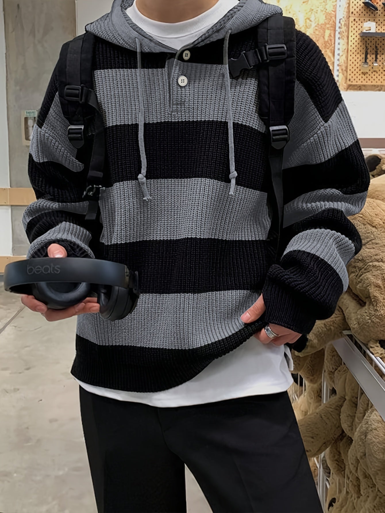 Tenzin | Knitted Hoodie with Oversized Striped Fit