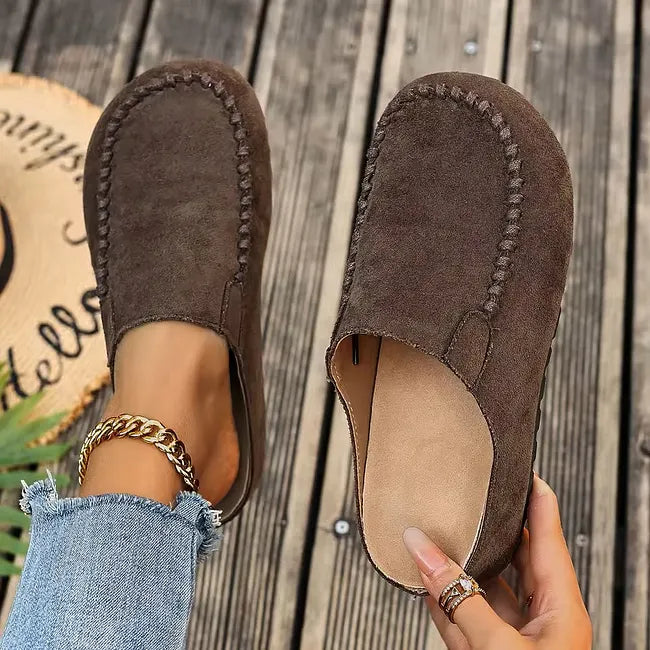 Wendi | Slip-On Round Toe Suede Clogs