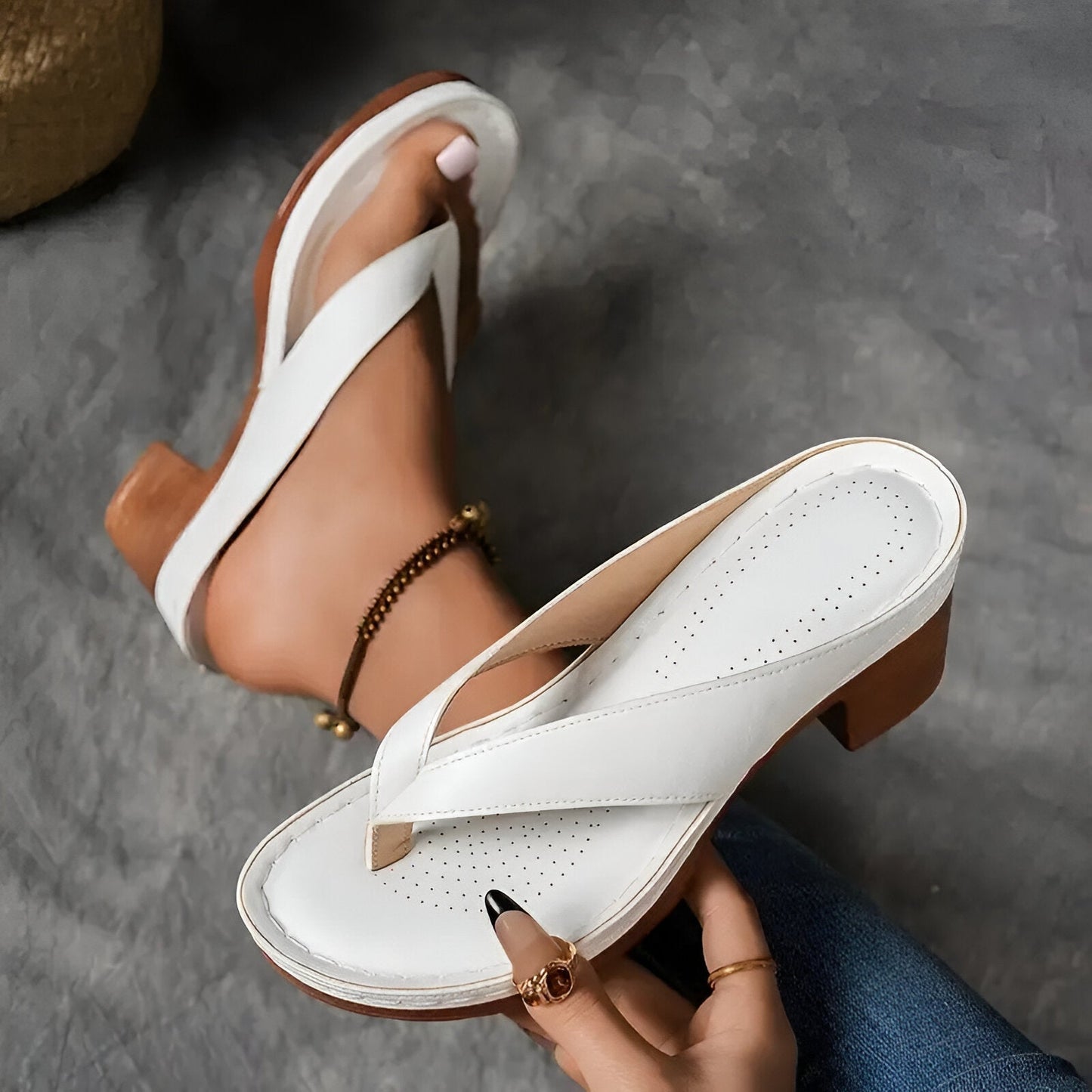 Gerta | Block Heel Toe Post Sandals