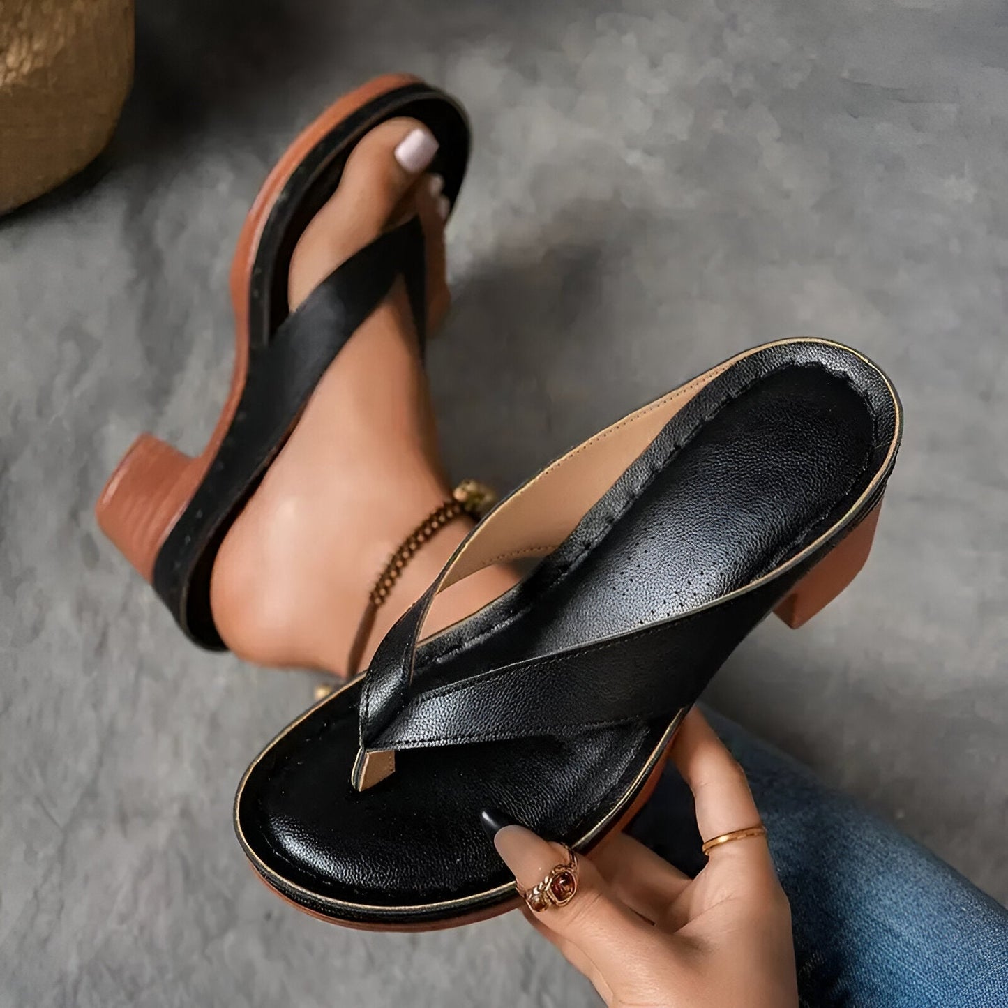 Gerta | Block Heel Toe Post Sandals