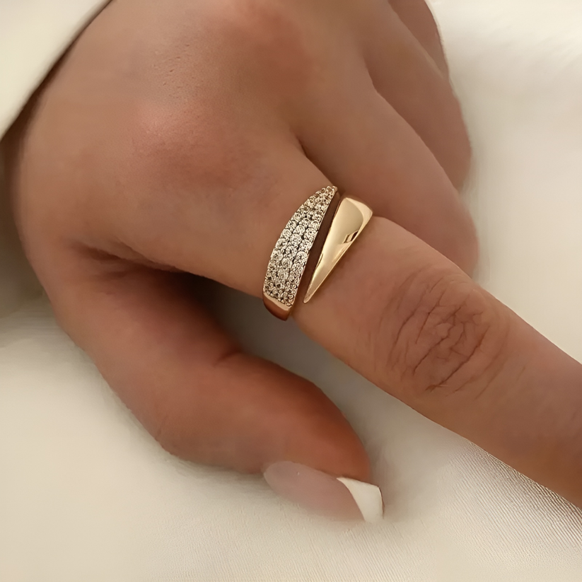 Florie - Twisted Crystal Band Ring Set