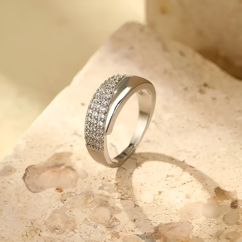 Florie - Twisted Crystal Band Ring Set