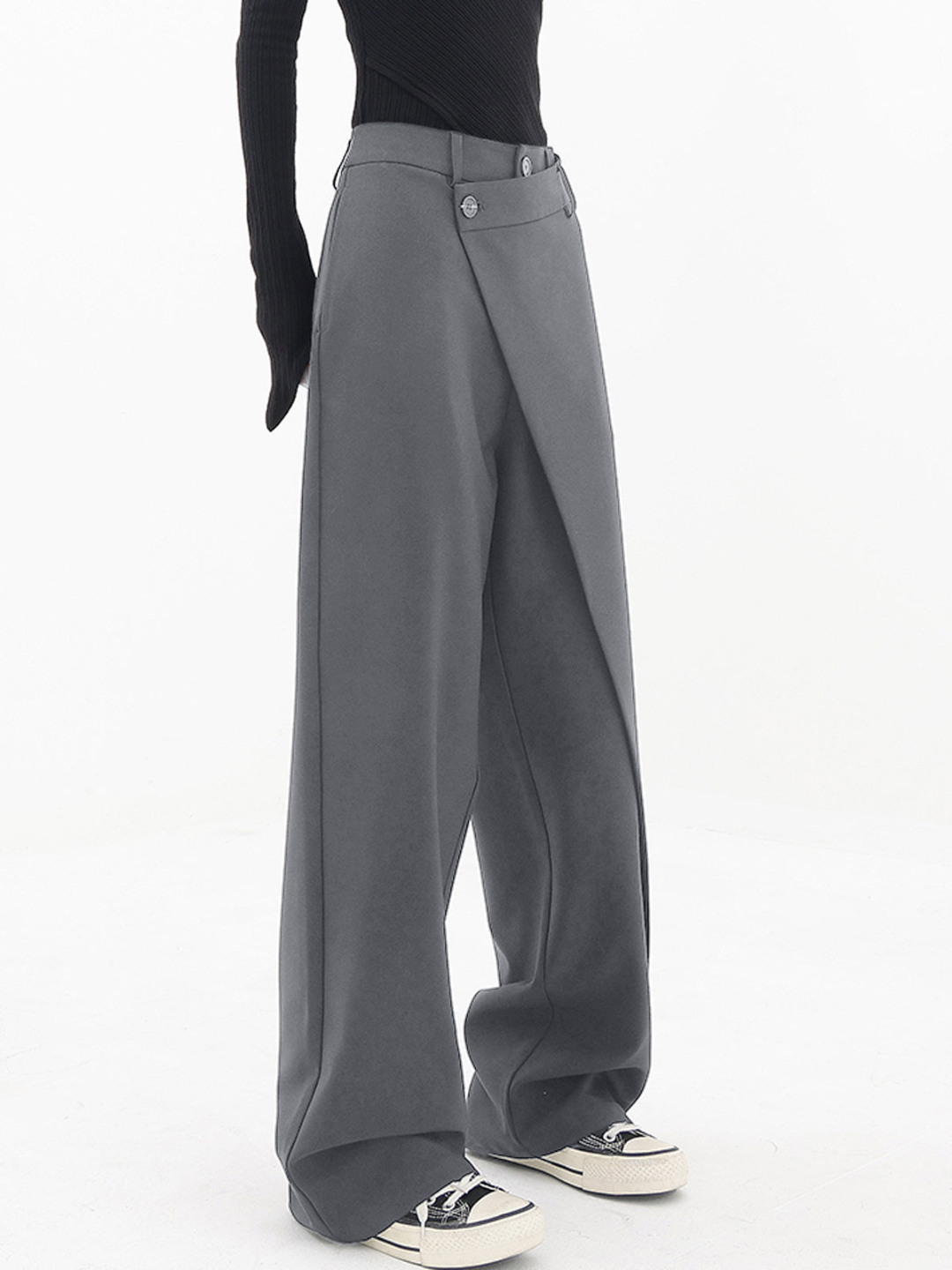 Briia | Baggy Trousers with Button Detail in Black