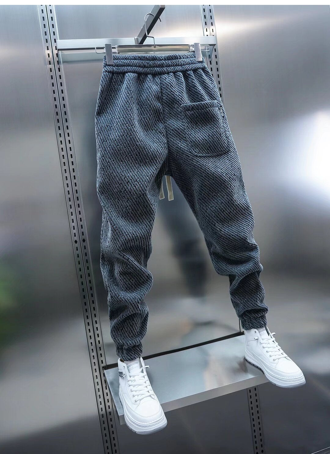 Wilberg | Textured Tapered Cuffed Joggers