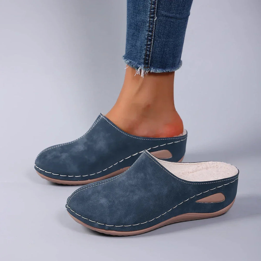 Catarina | Clogs with Plush Lining and Contrast Stitching