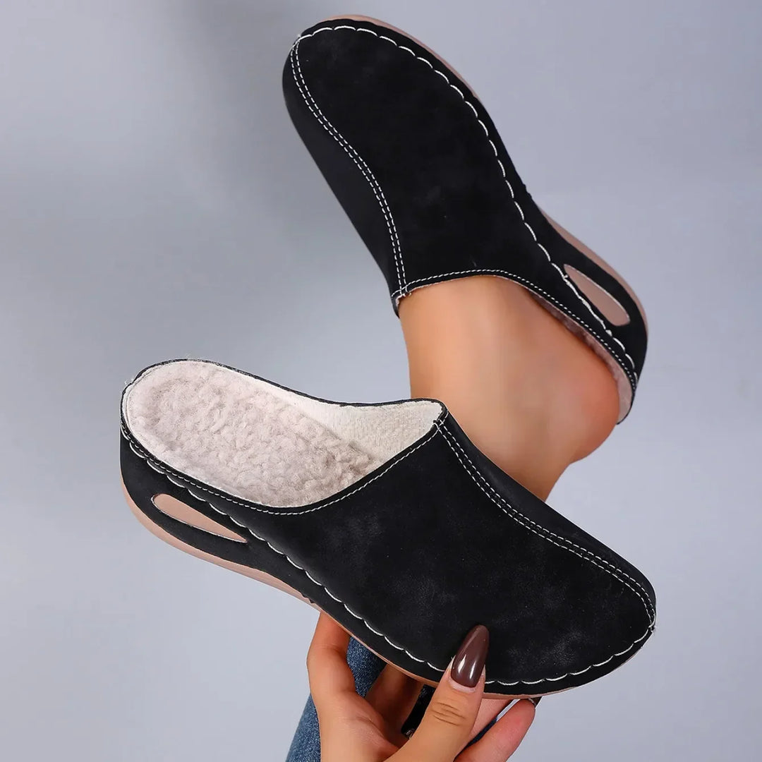 Catarina | Clogs with Plush Lining and Contrast Stitching