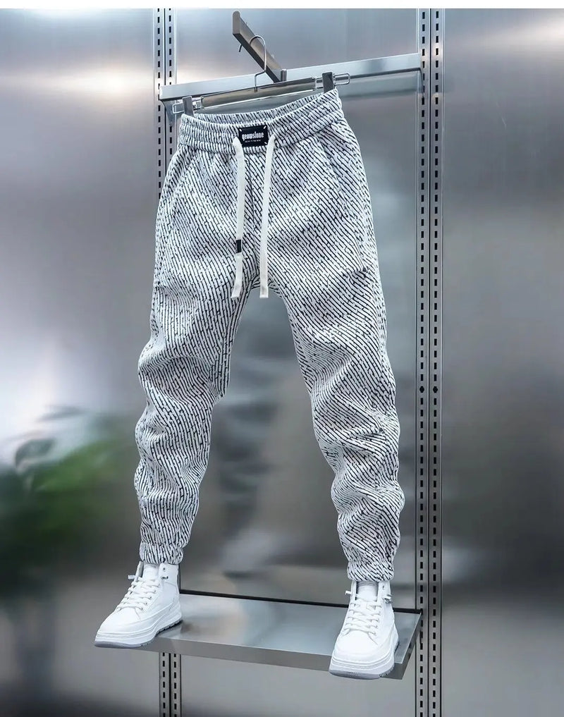 Wilberg | Textured Tapered Cuffed Joggers