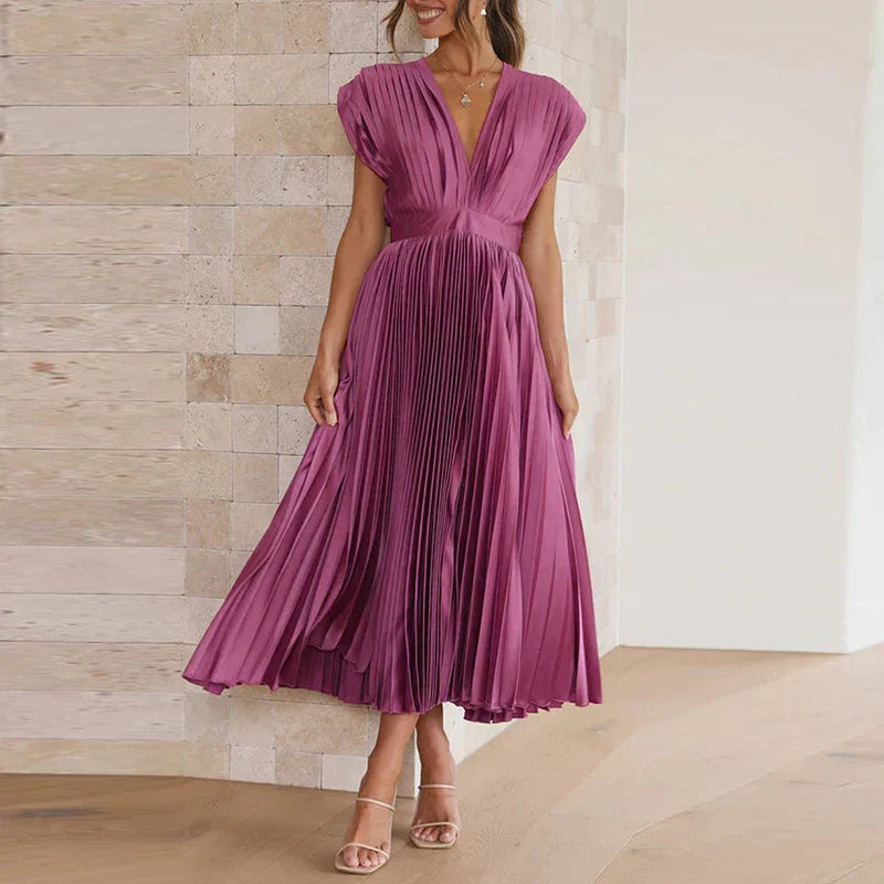 Gonny | Pleated Sleeveless V Neck Midi Dress