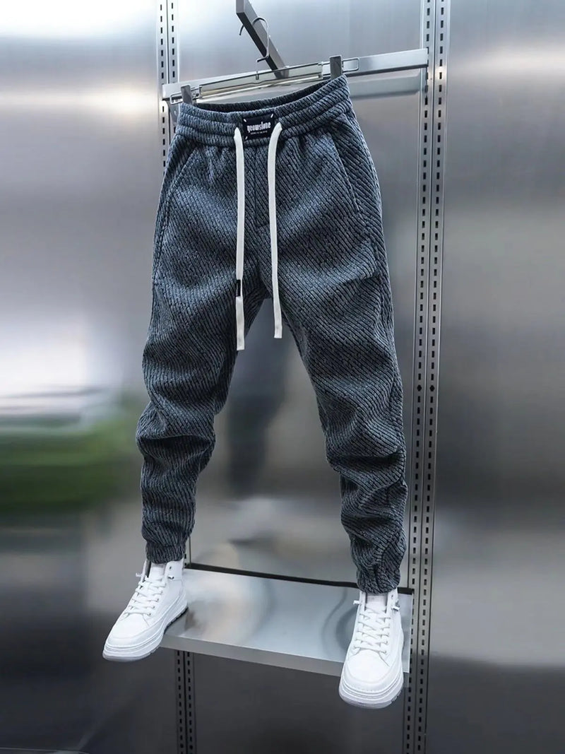 Wilberg | Textured Tapered Cuffed Joggers