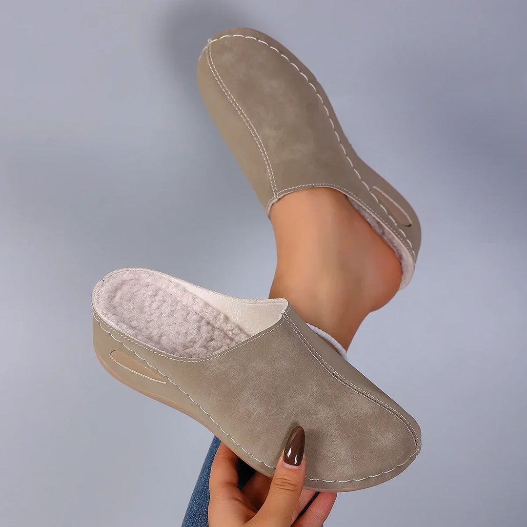 Catarina | Clogs with Plush Lining and Contrast Stitching