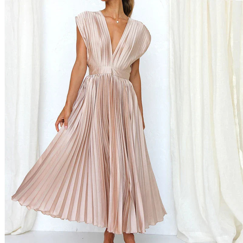 Gonny | Pleated Sleeveless V Neck Midi Dress