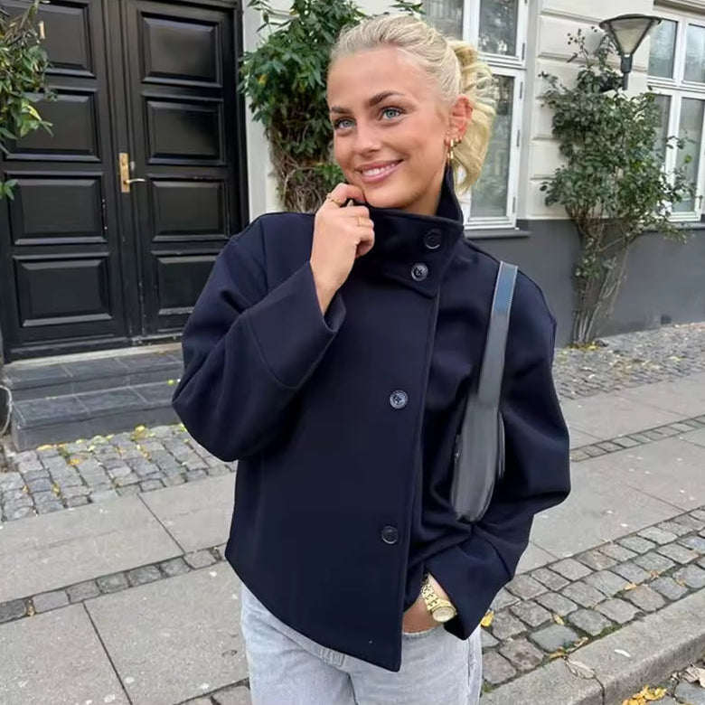 Floortje | Short Coat with Wide Collar and Button Closure