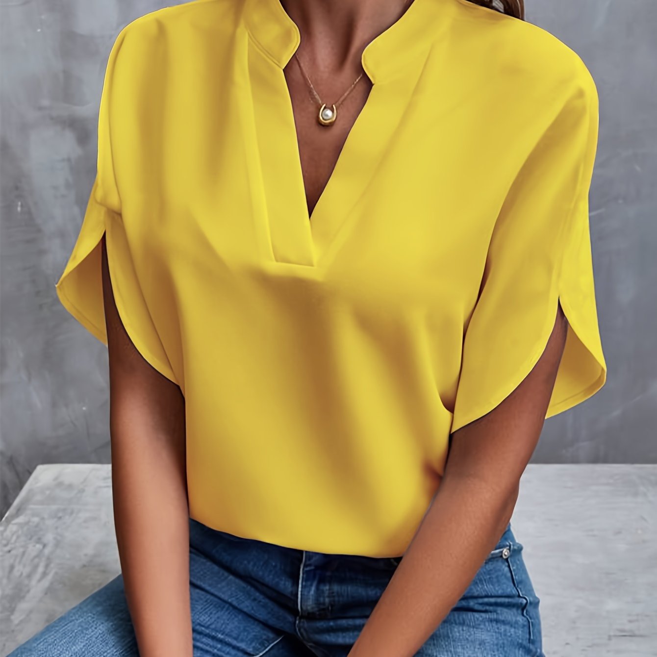 Carros | V-Neck Satin Short Sleeve Blouse