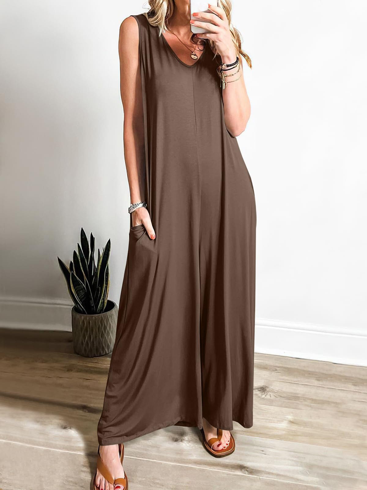 Arancha | Sleeveless V-Neck Wide Leg Jumpsuit