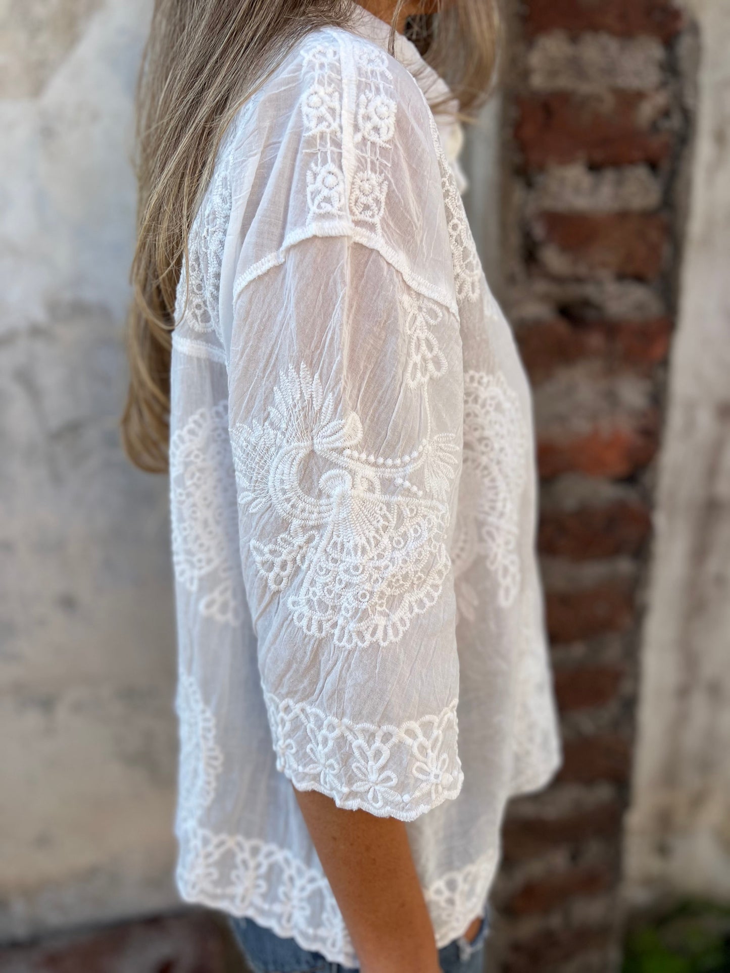 Nalini | White Embroidered Collared Lace Blouse