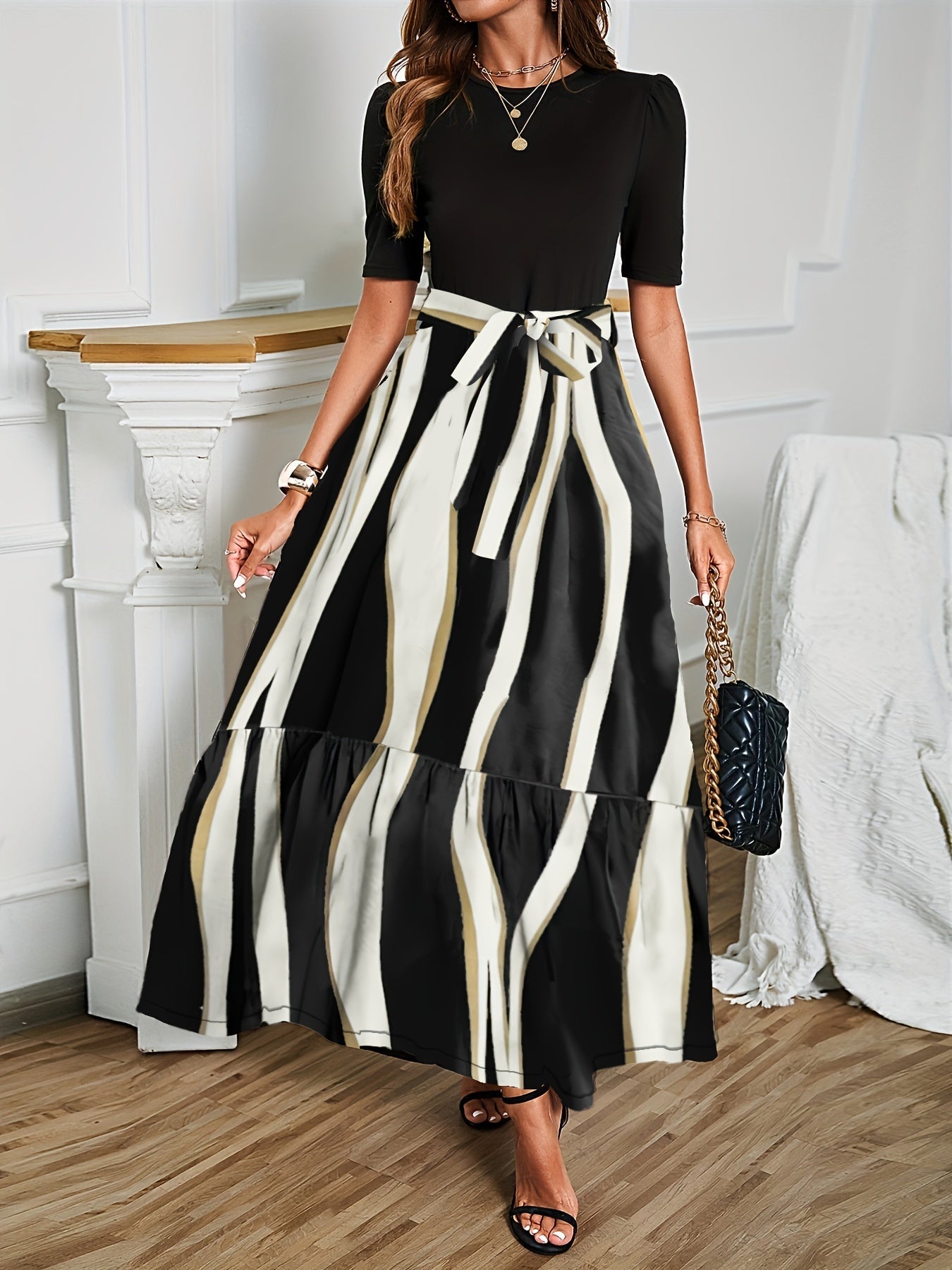 Nuray | Dress with Short Sleeves and Floral Skirt