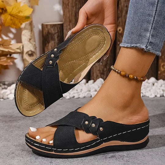 Uandje | Open Toe Slip-On Sandals