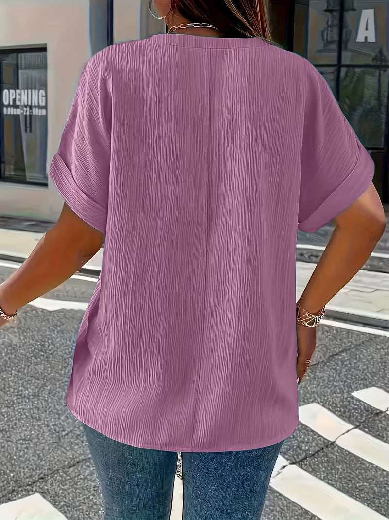 Mrella | T-Shirt with V-Neck and Button Front