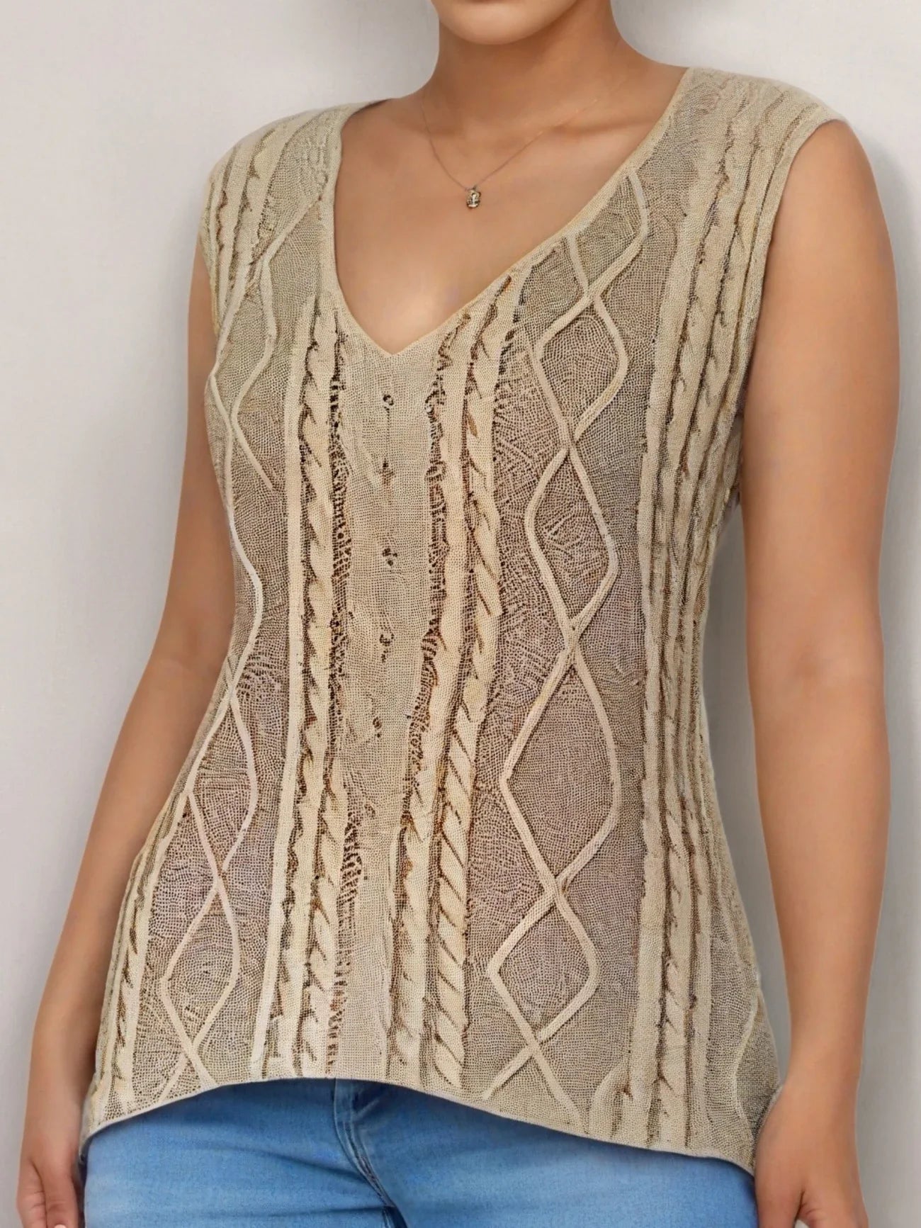 Juno | Sleeveless Cable Knit V-Neck Top